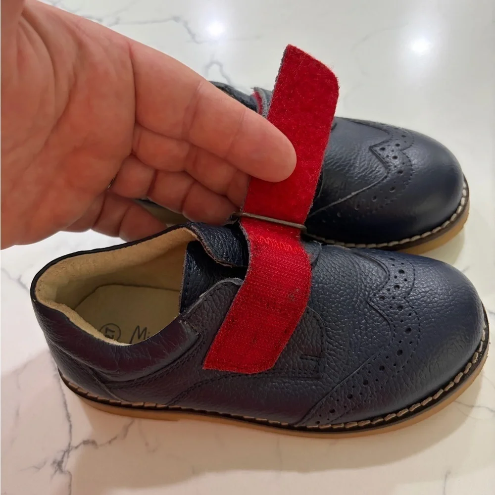 Mini Boden Leather Navy Kids Dress Shoes with Velcro strap size 27